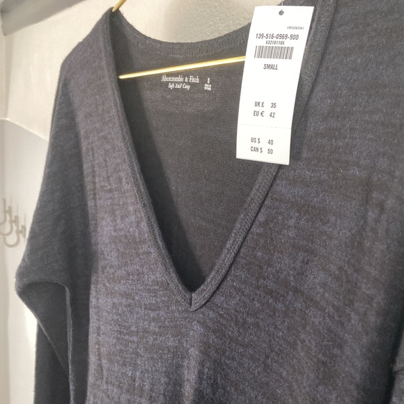 Abercrombie and Fitch Soft A&F Cozy long Sleeve Knit - Picture 9 of 15